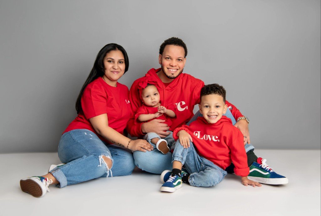 What to Expect From Your Holiday Mini-Session and How to Prepare for the Best Experience