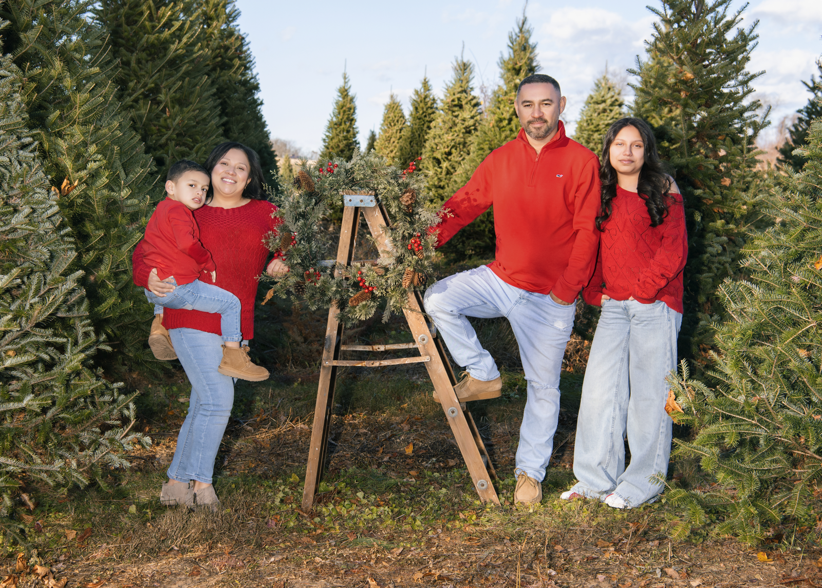 outdoor-christmas-mini-sessions-germantown-md-family-01.jpg